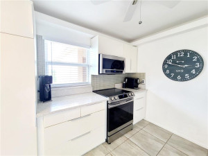 Photo for 300 NE 26th Avenue, 402, Boynton Beach, FL 33435 - Listing #FX-10358124 300 NE 26th Avenue, 402, Boynton Beach, FL 33435