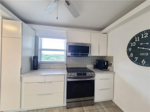 Photo for 300 NE 26th Avenue, 402, Boynton Beach, FL 33435 - Listing #FX-10358124 300 NE 26th Avenue, 402, Boynton Beach, FL 33435