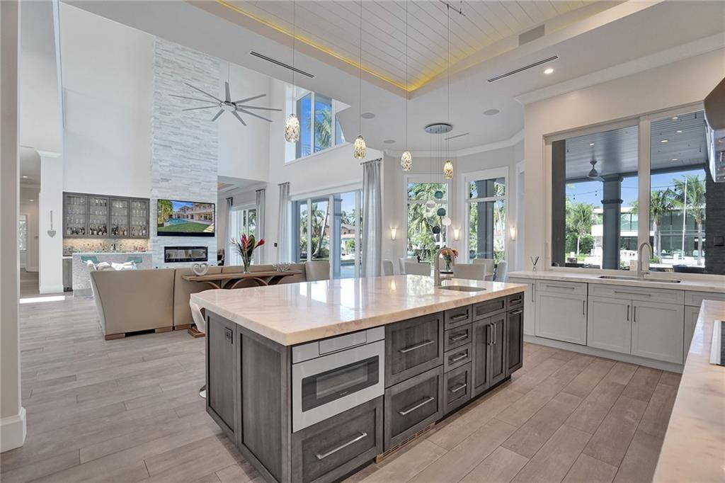 Island with Vegetable Sink and Refrigerator Drawers