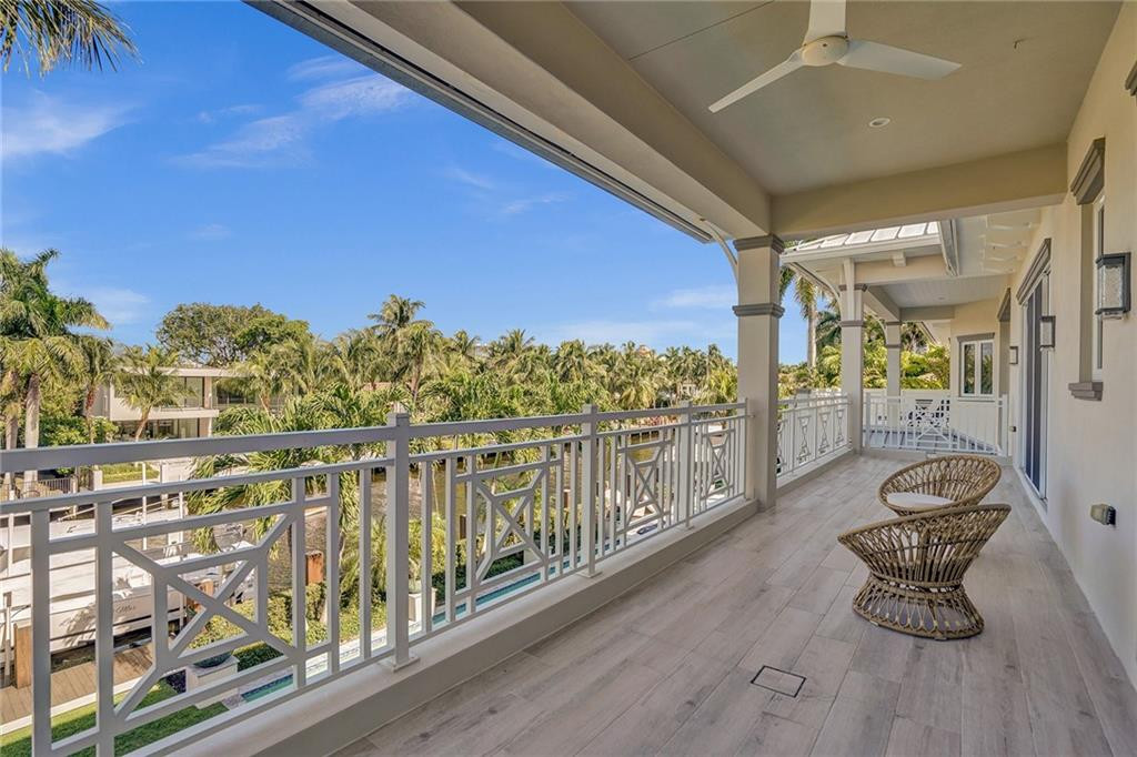 Large balcony facing north off of guest bedroom