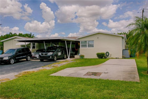 183 SE 28th Court, Boynton Beach, FL 33435