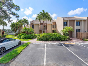 Photo for 3503 Bridgewood Drive, 3503, Boca Raton, FL 33434 - Listing #FX-10345506 Liv Rm - Kitchen 3503 Bridgewood Dr Boca Raton