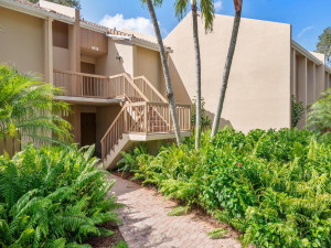 Photo for 3503 Bridgewood Drive, 3503, Boca Raton, FL 33434 - Listing #FX-10345506 Liv Rm - Kitchen 3503 Bridgewood Dr Boca Raton