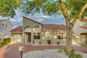 Photo for 2925 E Aviary Drive, Cooper City, FL 33026 - listing #FX-10364642 2925 E Aviary Drive, Cooper City, FL 33026