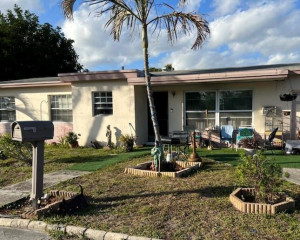 241 NW 4th Street, Deerfield Beach, FL 33441