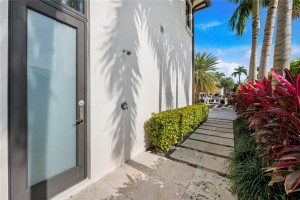 156 Fiesta Way, Fort Lauderdale, FL 33301