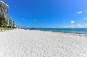 3052 N Atlantic Boulevard, Fort Lauderdale, FL 33308