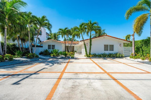 Photo for 1962 NE 119th Road, North Miami, FL 33181 - Listing #FX-10349456 1962 NE 119th Road, North Miami, FL 33181