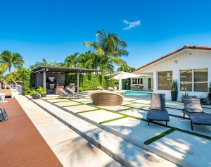 Photo for 1962 NE 119th Road, North Miami, FL 33181 - Listing #FX-10349456 1962 NE 119th Road, North Miami, FL 33181