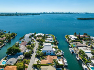 Photo for 1962 NE 119th Road, North Miami, FL 33181 - Listing #FX-10349456 1962 NE 119th Road, North Miami, FL 33181