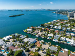 Photo for 1962 NE 119th Road, North Miami, FL 33181 - Listing #FX-10349456 1962 NE 119th Road, North Miami, FL 33181
