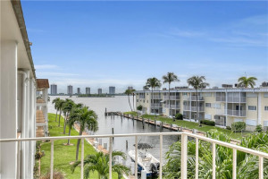 110 Shore Court, 315, North Palm Beach, FL 33408