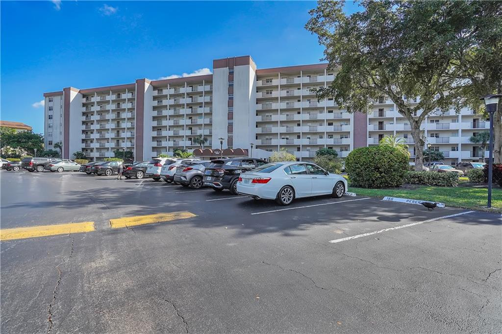 Photo for 5860 NW 44 Street, 312, Lauderhill, FL 33319 - Listing #FX-10366763 5860 NW 44 Street, 312, Lauderhill, FL 33319