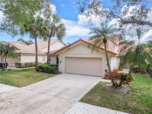Photo for 2580 Iroquois Circle, West Palm Beach, FL 33409 - listing #FX-10370191 2580 Iroquois Circle, West Palm Beach, FL 33409