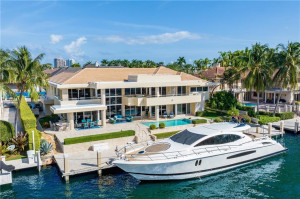 Photo for 2410 Del Lago Drive, Fort Lauderdale, FL 33316 - listing #FX-10355790 2410 Del Lago Drive, Fort Lauderdale, FL 33316