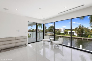 Master bedroom - River view