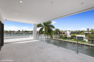 3rd floor terrace - River views