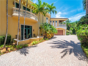 1235 E Lake Drive, Fort Lauderdale, FL 33316