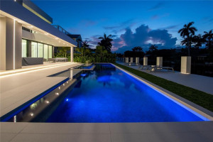 31 Pelican Drive, Fort Lauderdale, FL 33301