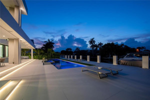 31 Pelican Drive, Fort Lauderdale, FL 33301