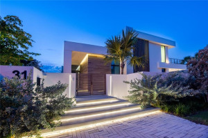 31 Pelican Drive, Fort Lauderdale, FL 33301