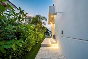 31 Pelican Drive, Fort Lauderdale, FL 33301