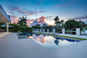 31 Pelican Drive, Fort Lauderdale, FL 33301