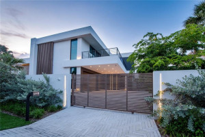 31 Pelican Drive, Fort Lauderdale, FL 33301