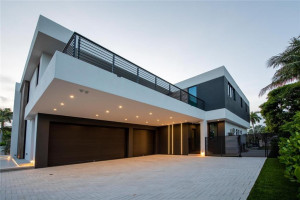 31 Pelican Drive, Fort Lauderdale, FL 33301