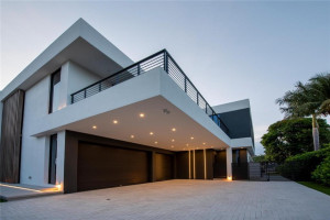 31 Pelican Drive, Fort Lauderdale, FL 33301