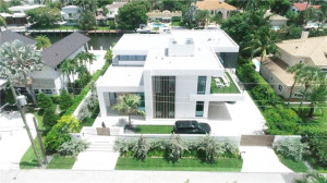 31 Pelican Drive, Fort Lauderdale, FL 33301