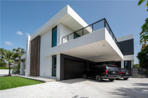 31 Pelican Drive, Fort Lauderdale, FL 33301