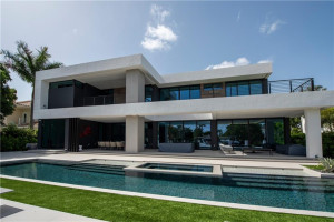 31 Pelican Drive, Fort Lauderdale, FL 33301