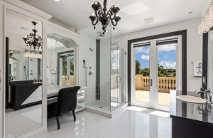 2561 Mercedes Drive, Fort Lauderdale, FL 33316