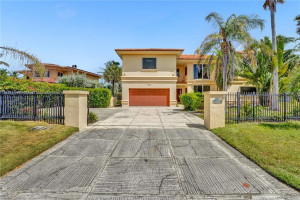 2102 Bay Drive, Pompano Beach, FL 33062