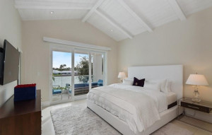 701 Middle River Drive, Fort Lauderdale, FL 33304