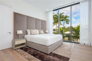 2412 Laguna Drive, Fort Lauderdale, FL 33316