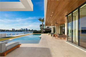 2412 Laguna Drive, Fort Lauderdale, FL 33316