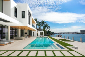 2412 Laguna Drive, Fort Lauderdale, FL 33316