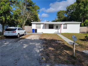 Plenty or parking for 4+ cars in driveway