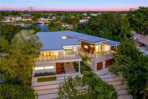 1204 Bayview Drive, Fort Lauderdale, FL 33304