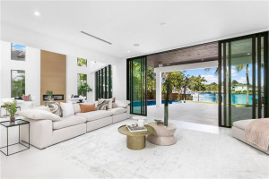 1204 Bayview Drive, Fort Lauderdale, FL 33304