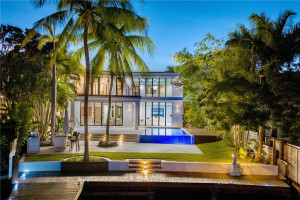 1204 Bayview Drive, Fort Lauderdale, FL 33304