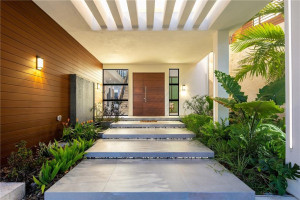 1204 Bayview Drive, Fort Lauderdale, FL 33304