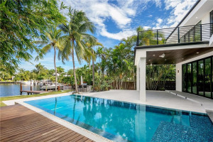 1204 Bayview Drive, Fort Lauderdale, FL 33304