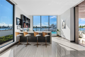 1425 E Lake Drive, Fort Lauderdale, FL 33316