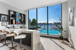 1425 E Lake Drive, Fort Lauderdale, FL 33316