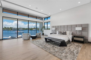 1425 E Lake Drive, Fort Lauderdale, FL 33316