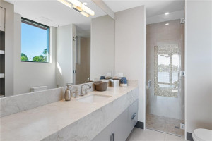 1425 E Lake Drive, Fort Lauderdale, FL 33316