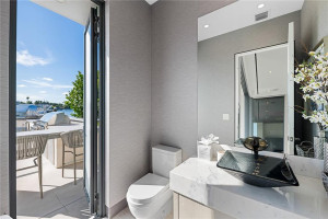 1425 E Lake Drive, Fort Lauderdale, FL 33316